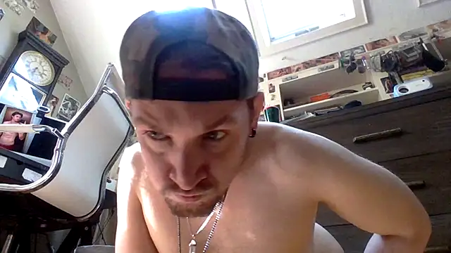 Snapshot of Sk00byJaXxX212 chatting on 03-14-25, 02:30 Sk00byJaXxX212 online show from 03-14-25, 02:30