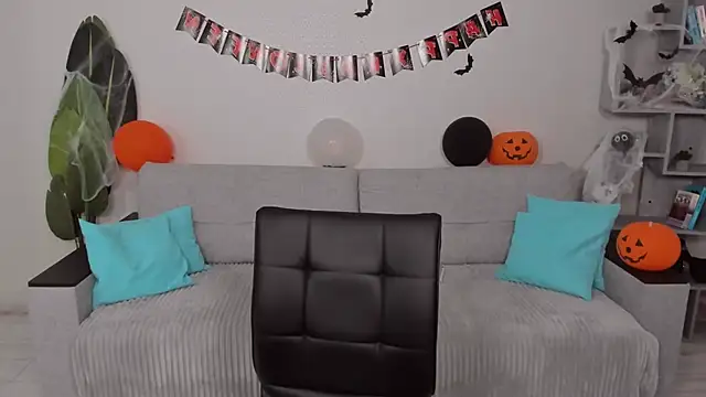 GabriellaMays online show from 11-06-25, 05:11