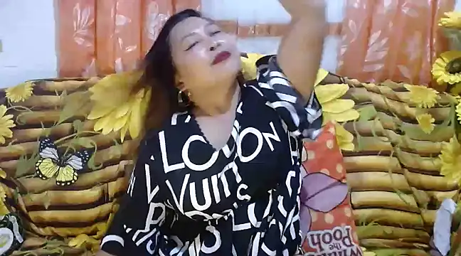 Snapshot of UrSweetClassyPinay chatting on 12-08-24, 11:24 UrSweetClassyPinay online show from 12-08-24, 11:24