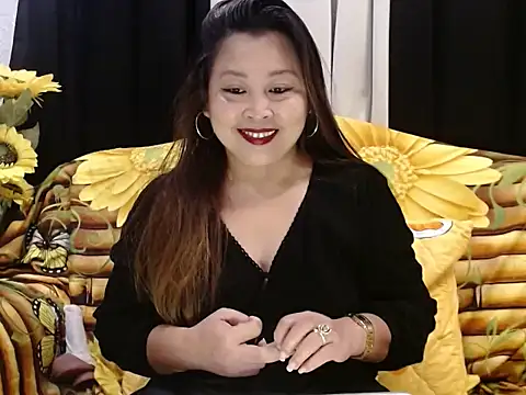 Snapshot of UrSweetClassyPinay chatting on 10-26-25, 06:19 UrSweetClassyPinay online show from 10-26-25, 06:19