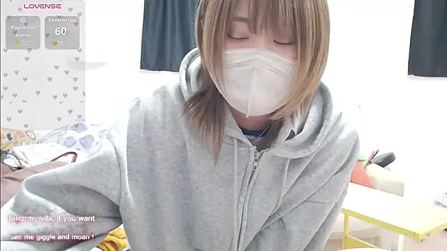 Snapshot of FUYU_rain chatting on 04-24-26, 01:07 FUYU rain online show from 04-24-26, 01:07