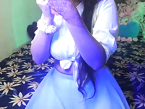 Snapshot of megancatluna chatting on 09-25-25, 05:24 megancatluna online show from 09-25-25, 05:24