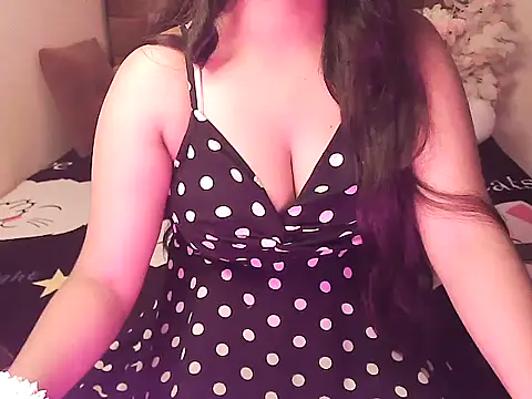Snapshot of megancatluna chatting on 09-18-25, 07:00 megancatluna online show from 09-18-25, 07:00