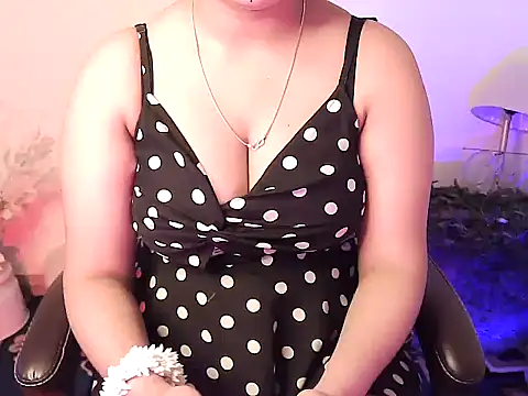 megancatluna online show from 12-05-25, 04:11