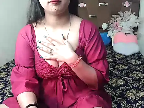 Snapshot of megancatluna chatting on 10-11-25, 04:57 megancatluna online show from 10-11-25, 04:57