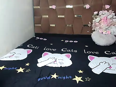 Snapshot of megancatluna chatting on 09-14-25, 04:24 megancatluna online show from 09-14-25, 04:24