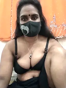 Snapshot of Mitila-3232 chatting on 02-16-25, 12:32 Mitila-3232 online show from 02-16-25, 12:32