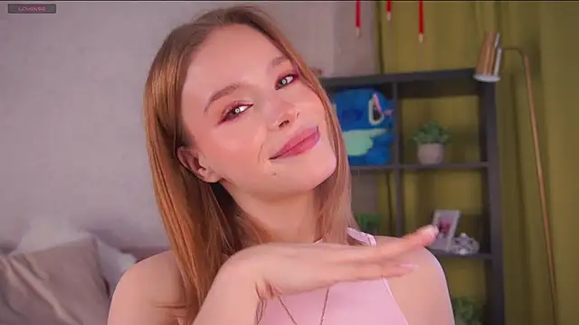 TaiteBayles online show from 04-09-26, 01:51