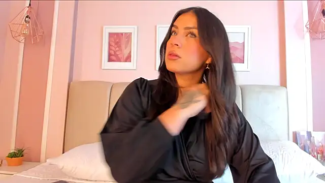 Snapshot of Annie_rhoades chatting on 12-17-25, 12:54 Annie rhoades online show from 12-17-25, 12:54