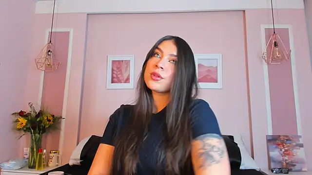 Snapshot of Annie_rhoades chatting on 09-11-25, 01:00 Annie rhoades online show from 09-11-25, 01:00