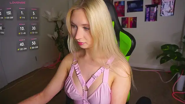 charm adel online show from 11-11-25, 10:21