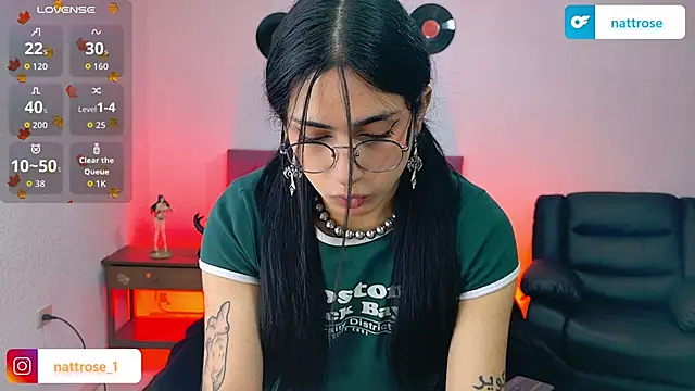 Snapshot of NATTROSE_TAY chatting on 09-10-25, 11:42 NATTROSE TAY online show from 09-10-25, 11:42