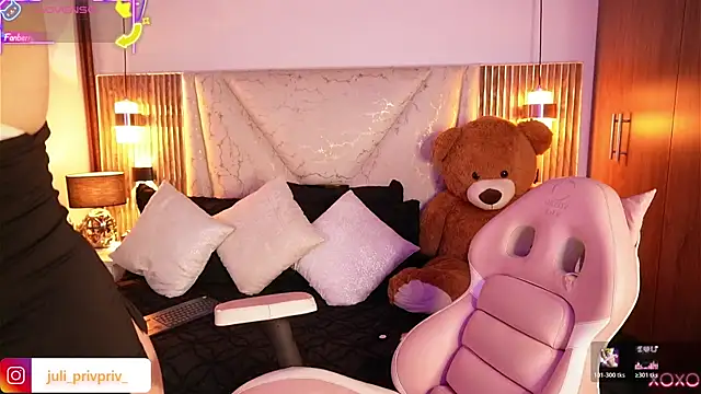 Snapshot of Julieta_priv chatting on 02-27-26, 02:06 Julieta priv online show from 02-27-26, 02:06