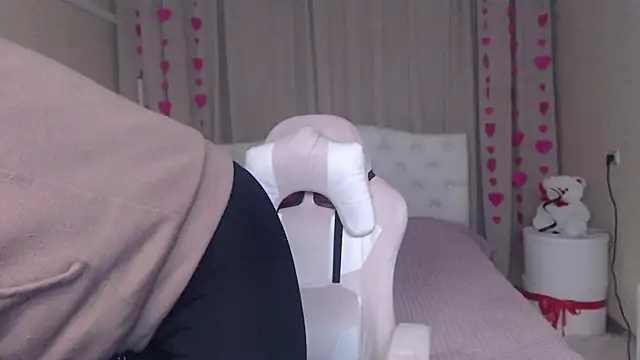 TessaDaybreak online show from 02-06-26, 07:26