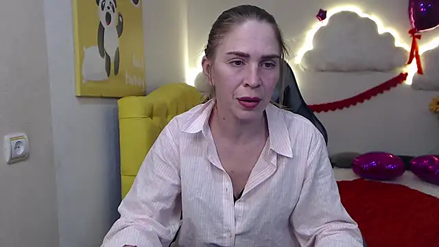 TessaDaybreak online show from 03-15-25, 04:54