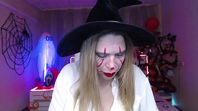 TessaDaybreak online show from 10-31-25, 08:22