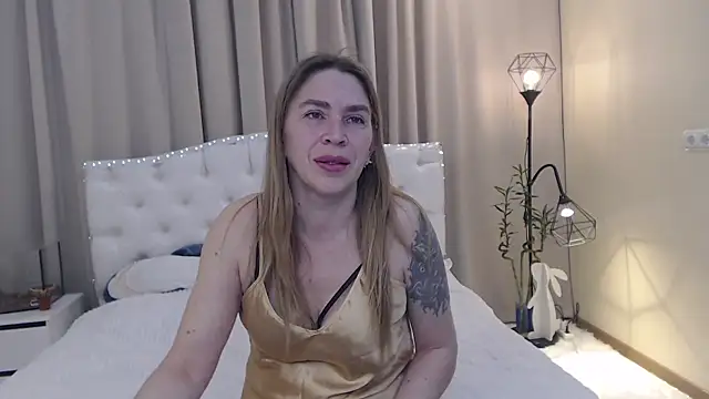 Snapshot of TessaDaybreak chatting on 05-10-26, 06:50 TessaDaybreak online show from 05-10-26, 06:50