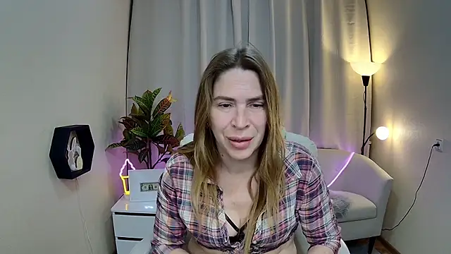 Snapshot of TessaDaybreak chatting on 05-20-26, 07:05 TessaDaybreak online show from 05-20-26, 07:05