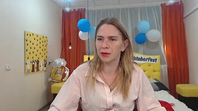 TessaDaybreak online show from 09-26-25, 06:20