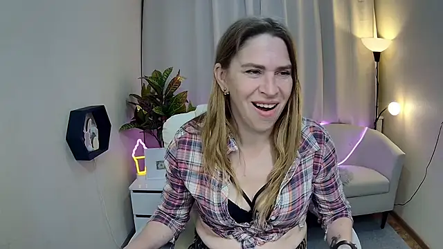 Snapshot of TessaDaybreak chatting on 05-17-26, 06:46 TessaDaybreak online show from 05-17-26, 06:46