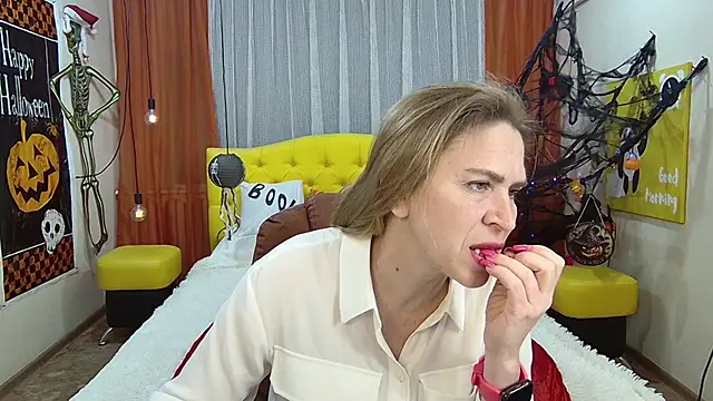 TessaDaybreak online show from 10-13-25, 06:26