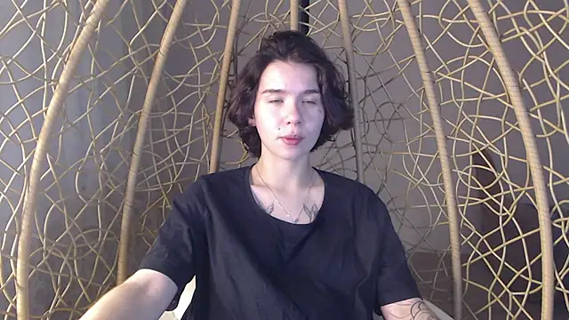 Snapshot of Anna-Sun chatting on 10-15-25, 05:10 Anna-Sun online show from 10-15-25, 05:10