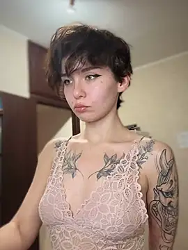 Snapshot of Anna-Sun chatting on 03-18-25, 05:01 Anna-Sun online show from 03-18-25, 05:01