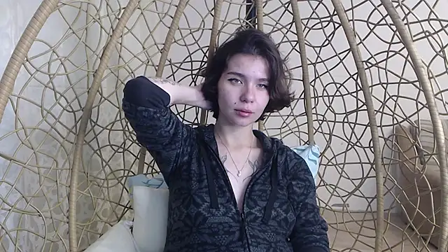 Snapshot of Anna-Sun chatting on 10-12-25, 04:30 Anna-Sun online show from 10-12-25, 04:30