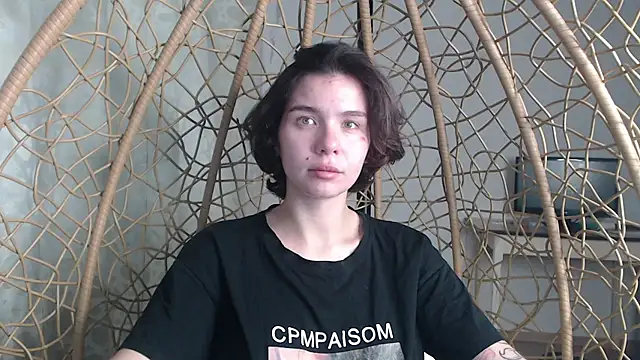 Snapshot of Anna-Sun chatting on 10-10-25, 07:47 Anna-Sun online show from 10-10-25, 07:47