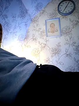 Snapshot of Teemu chatting on 11-07-25, 05:06 Teemu online show from 11-07-25, 05:06