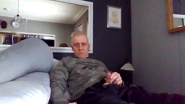 Snapshot of Teemu chatting on 03-18-25, 03:44 Teemu online show from 03-18-25, 03:44