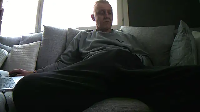 Snapshot of Teemu chatting on 11-01-25, 10:53 Teemu online show from 11-01-25, 10:53