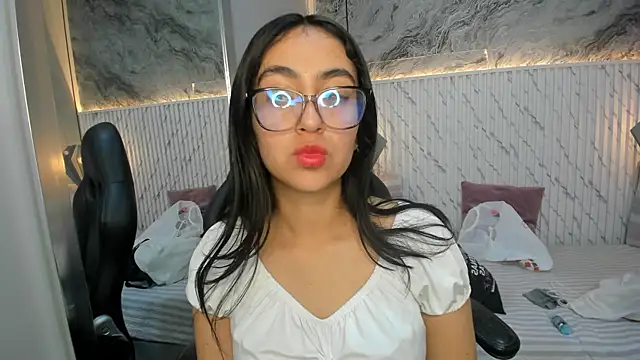 lucelly 15 online show from 11-27-25, 11:43