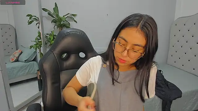 Snapshot of lucelly_15 chatting on 03-15-26, 11:39 lucelly 15 online show from 03-15-26, 11:39