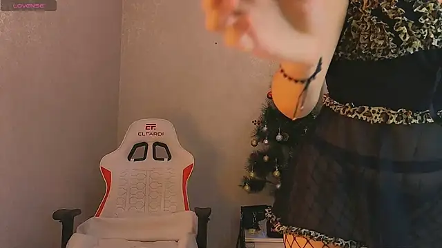 Demonic Angel  online show from 01-10-26, 12:00