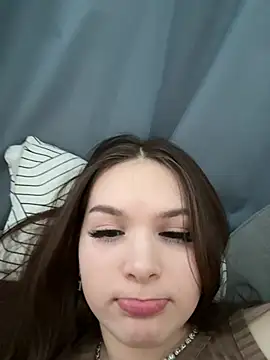 Snapshot of -Amora chatting on 02-19-26, 12:13 -Amora online show from 02-19-26, 12:13