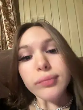 Snapshot of -Amora chatting on 11-26-25, 12:16 -Amora online show from 11-26-25, 12:16