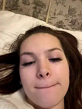 Snapshot of -Amora chatting on 11-03-25, 12:20 -Amora online show from 11-03-25, 12:20