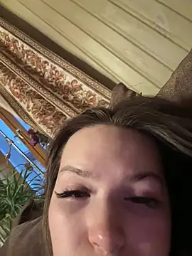 Snapshot of -Amora chatting on 01-09-26, 12:23 -Amora online show from 01-09-26, 12:23