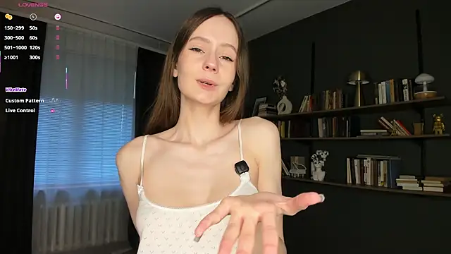 Snapshot of MarionSilver chatting on 02-17-26, 07:16 MarionSilver online show from 02-17-26, 07:16