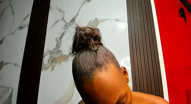 Snapshot of ebony_valentina chatting on 11-06-25, 01:53 ebony valentina online show from 11-06-25, 01:53