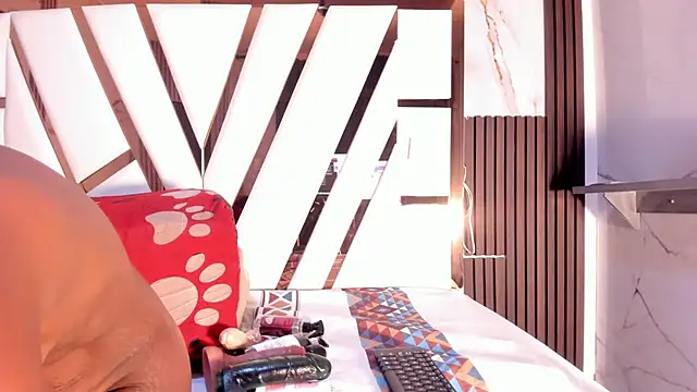 ebony valentina online show from 05-20-26, 01:46