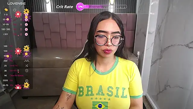 Snapshot of Anni_acker_b chatting on 10-11-25, 01:01 Anni acker b online show from 10-11-25, 01:01