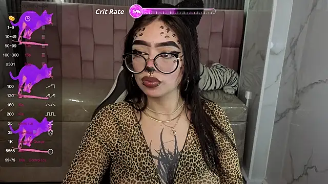 Snapshot of Anni_acker_b chatting on 10-15-25, 01:08 Anni acker b online show from 10-15-25, 01:08