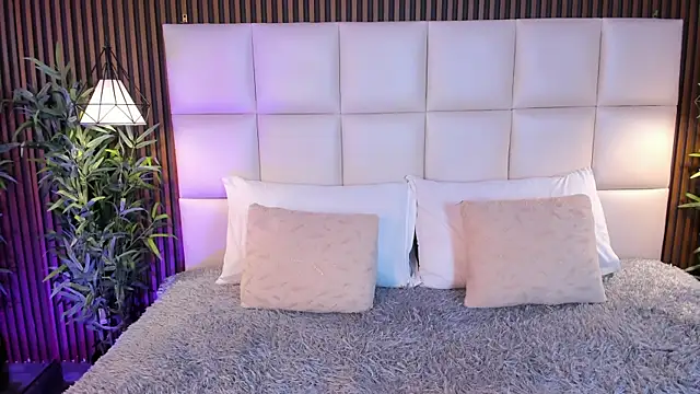 MelanieHillss online show from 04-01-26, 04:36