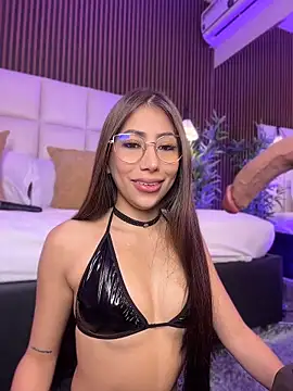 Snapshot of MelanieHillss chatting on 05-16-26, 10:36 MelanieHillss online show from 05-16-26, 10:36