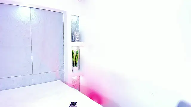 MiaMistrex online show from 11-26-25, 04:23