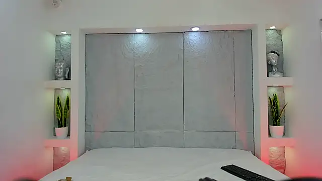 MiaMistrex online show from 11-25-25, 04:24