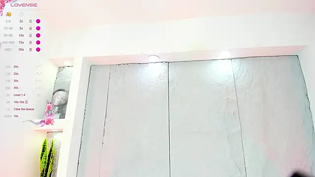 MiaMistrex online show from 10-28-25, 04:24