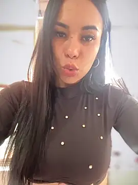 Snapshot of Naatalia chatting on 11-08-25, 05:38 Naatalia online show from 11-08-25, 05:38